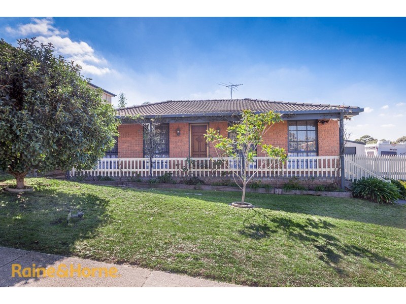 8 Hill Grove, Sunbury VIC 3429