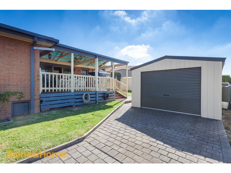 8 Hill Grove, Sunbury VIC 3429
