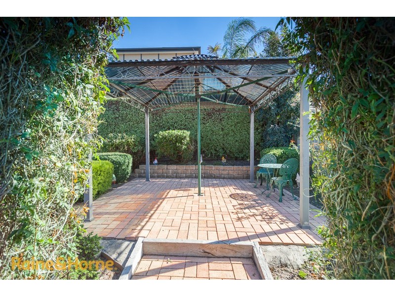 8 Hill Grove, Sunbury VIC 3429