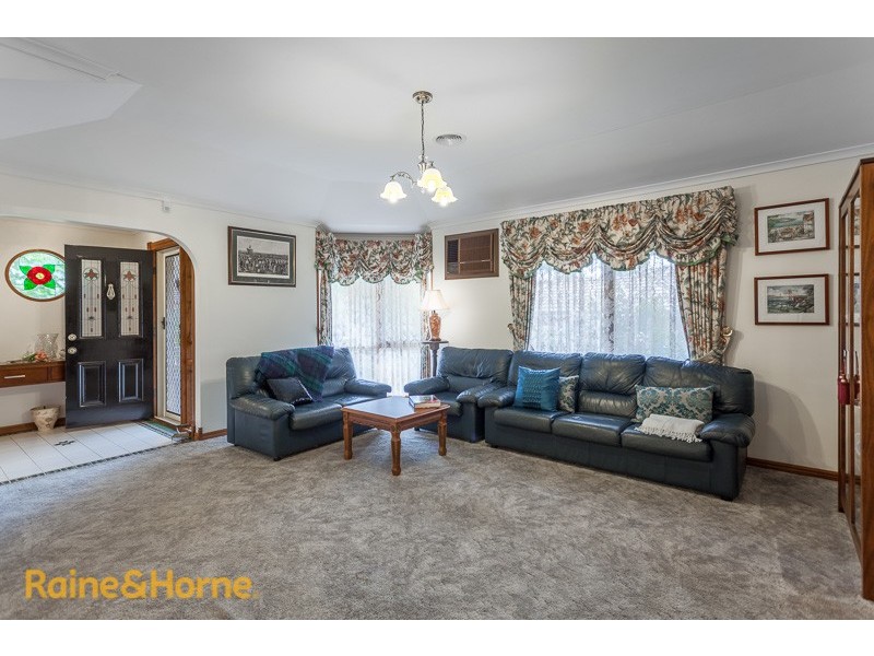 55 OLIVE GROVE, Sunbury VIC 3429