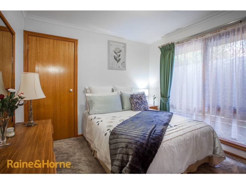 55 OLIVE GROVE, Sunbury VIC 3429