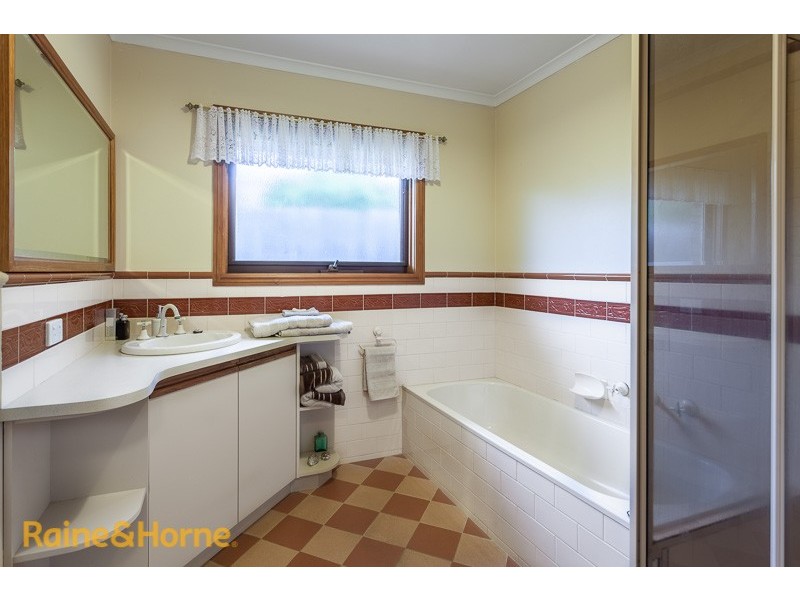 55 OLIVE GROVE, Sunbury VIC 3429