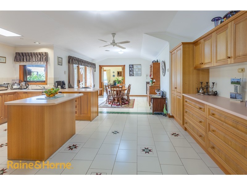 55 OLIVE GROVE, Sunbury VIC 3429