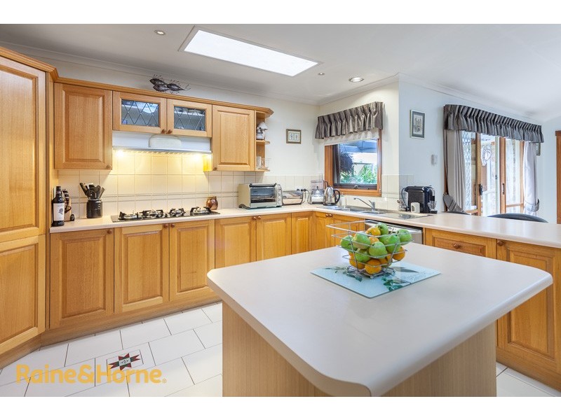 55 OLIVE GROVE, Sunbury VIC 3429