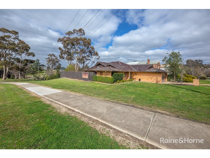 23 Powlett Street, Sunbury VIC 3429