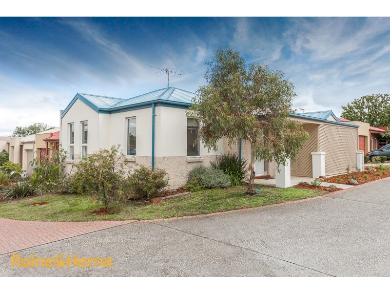 8 Sunbrook Court, Sunbury VIC 3429