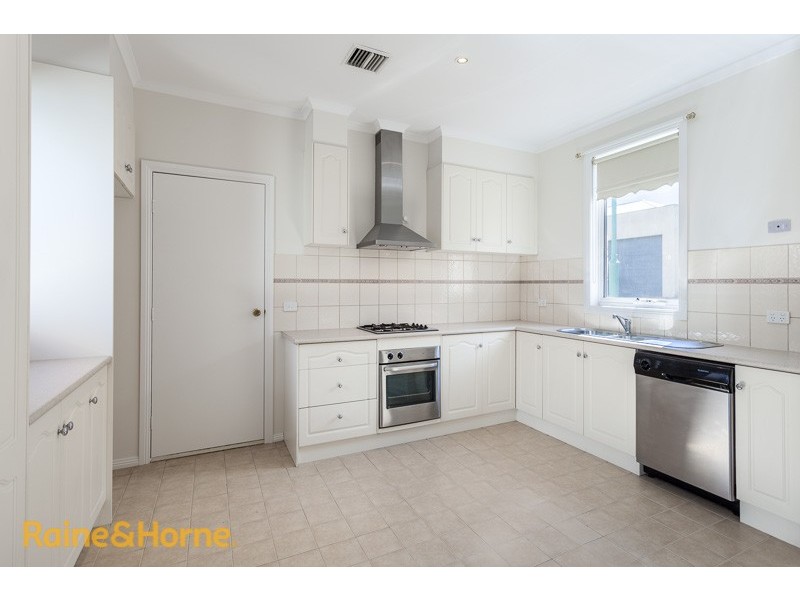 8 Sunbrook Court, Sunbury VIC 3429