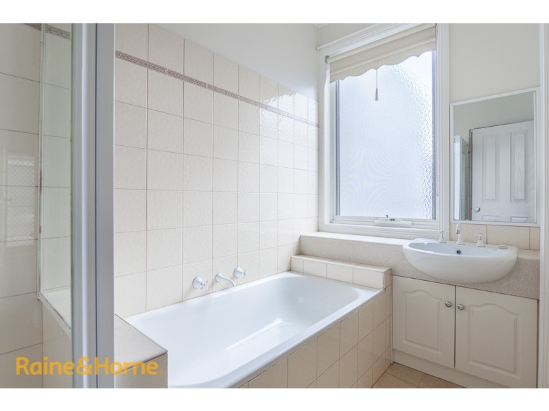 8 Sunbrook Court, Sunbury VIC 3429