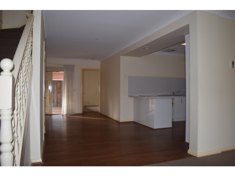2/142 Cooper Street, Essendon VIC 3040