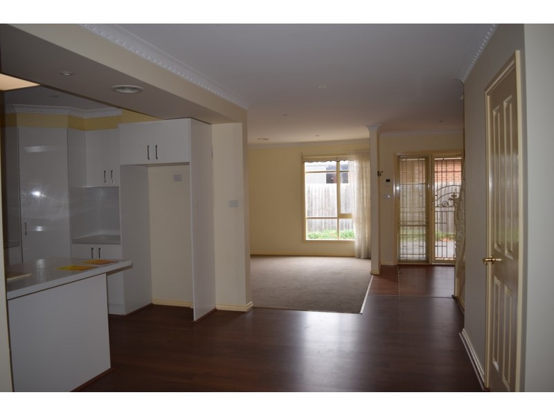 2/142 Cooper Street, Essendon VIC 3040