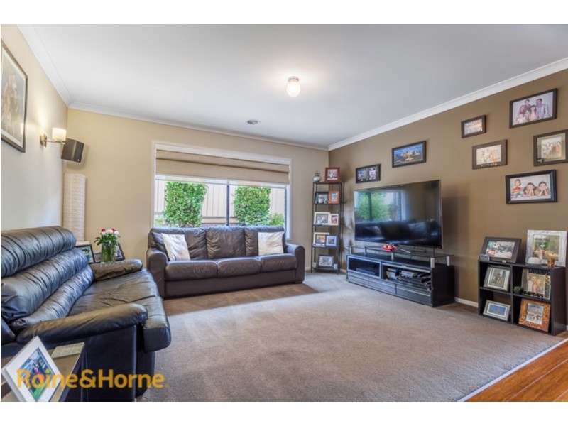12 Knightsbridge Street, Sunbury VIC 3429