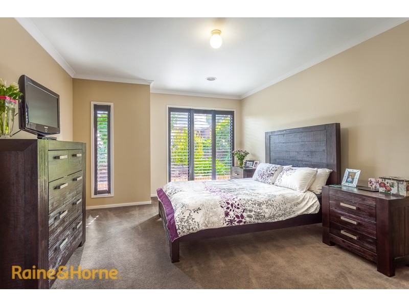 12 Knightsbridge Street, Sunbury VIC 3429