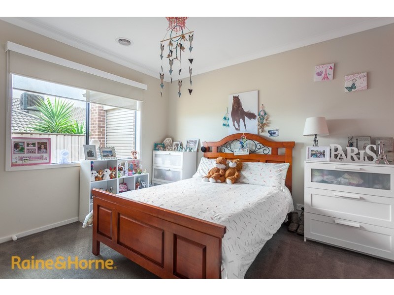12 Knightsbridge Street, Sunbury VIC 3429