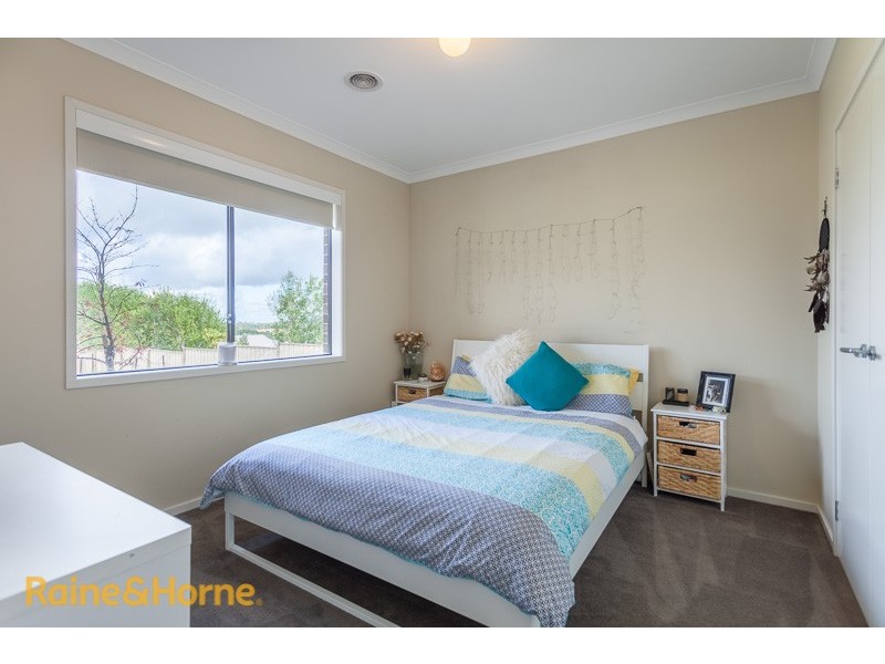 12 Knightsbridge Street, Sunbury VIC 3429