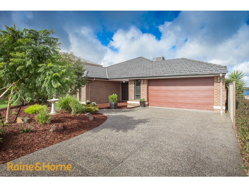 12 Knightsbridge Street, Sunbury VIC 3429