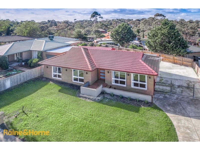 8 McEwen Drive, Sunbury VIC 3429