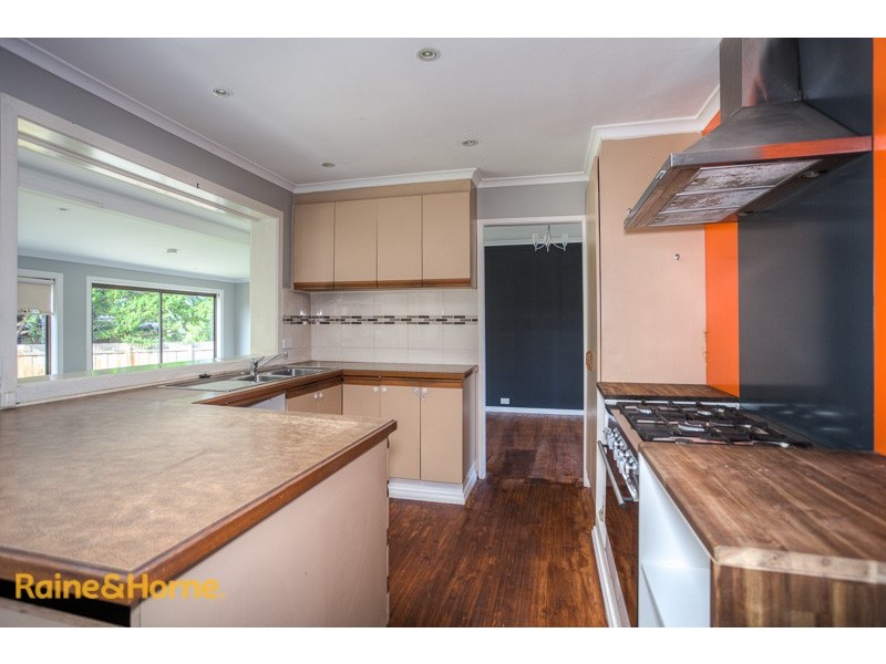 8 McEwen Drive, Sunbury VIC 3429
