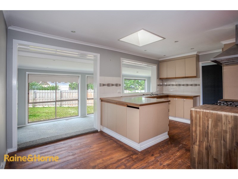 8 McEwen Drive, Sunbury VIC 3429