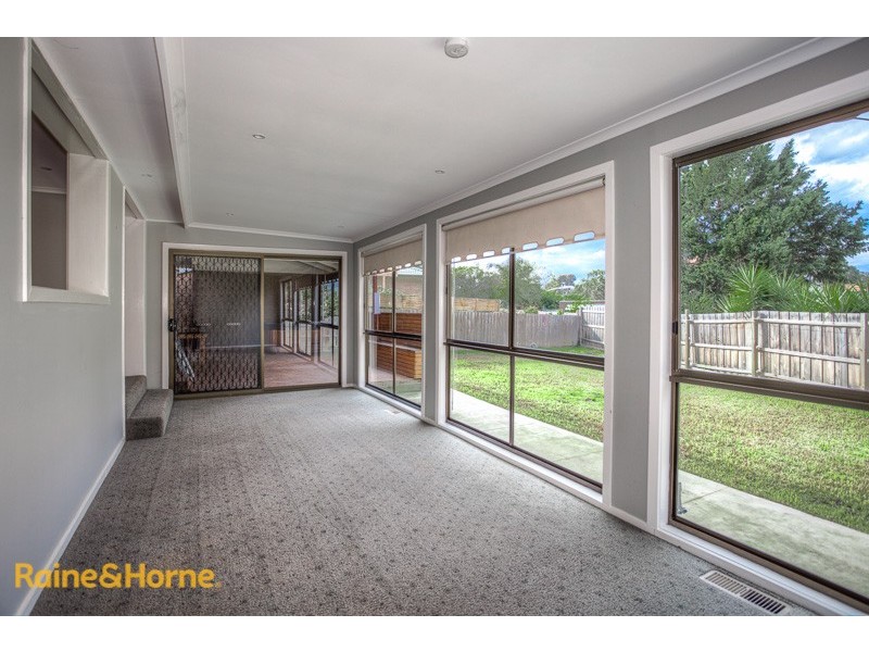 8 McEwen Drive, Sunbury VIC 3429