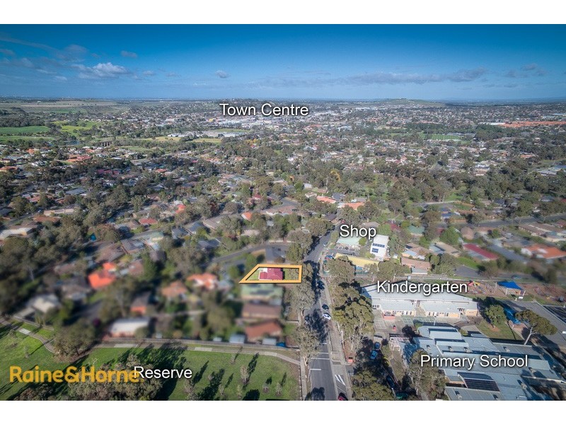 8 McEwen Drive, Sunbury VIC 3429