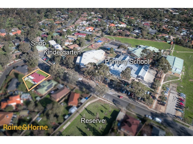 8 McEwen Drive, Sunbury VIC 3429