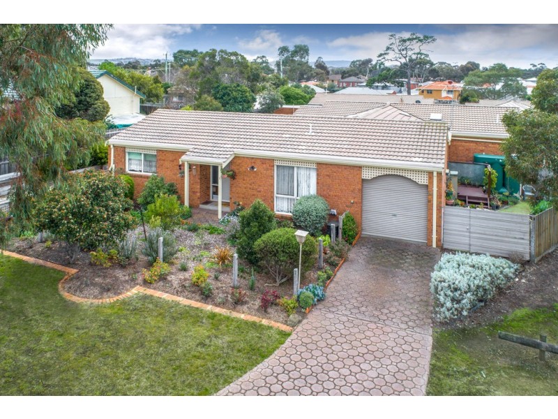 1/32 Miller Street, Sunbury VIC 3429