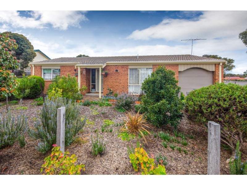 1/32 Miller Street, Sunbury VIC 3429