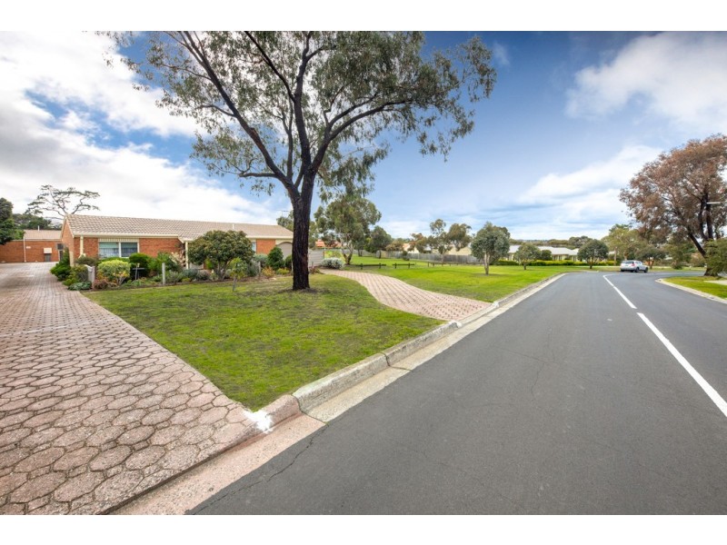 1/32 Miller Street, Sunbury VIC 3429