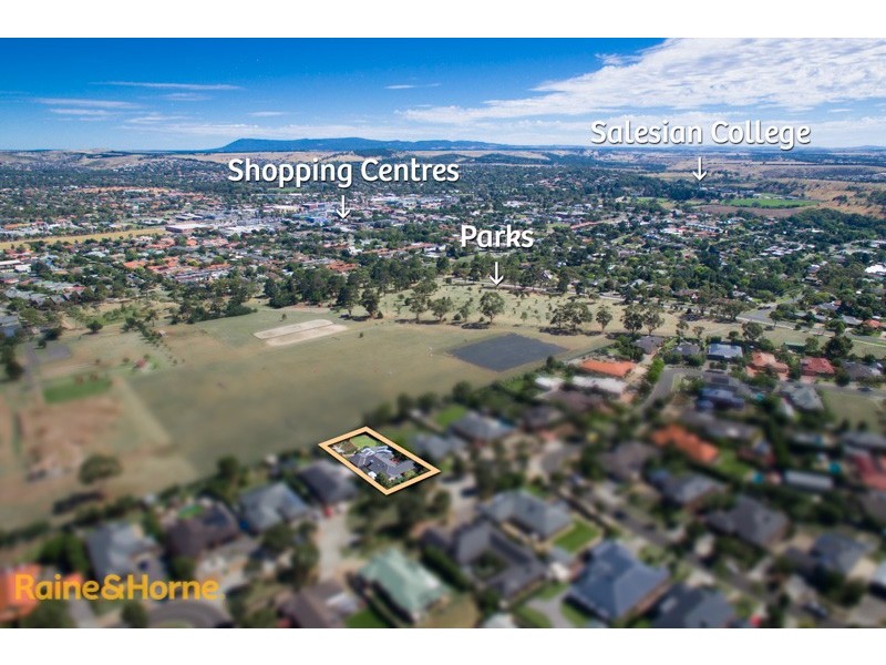 4 Gurners Lane, Sunbury VIC 3429