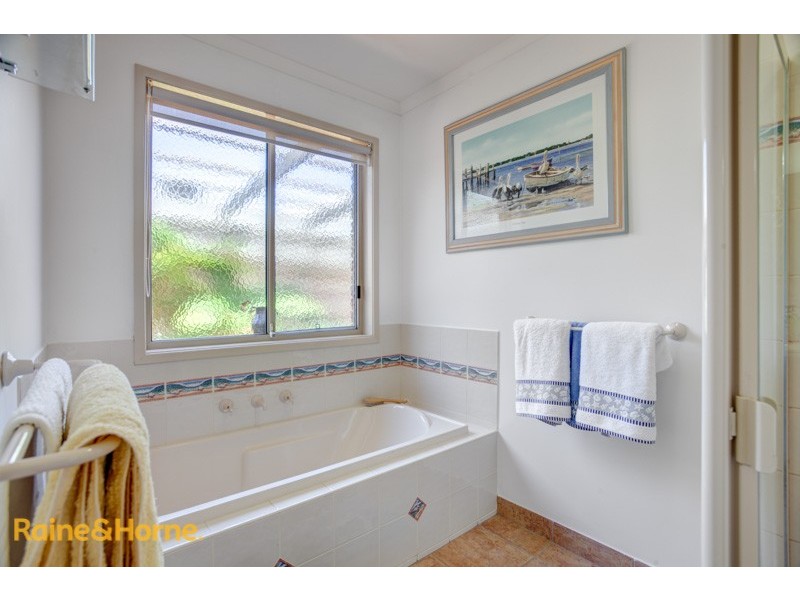 4 Gurners Lane, Sunbury VIC 3429