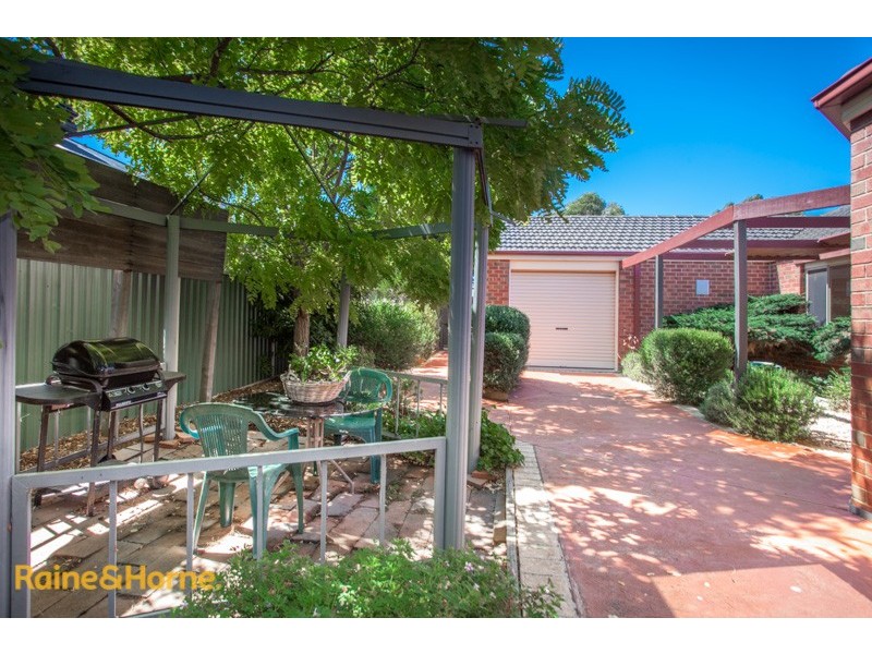 4 Gurners Lane, Sunbury VIC 3429