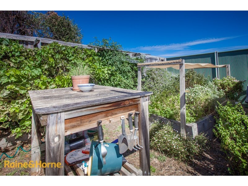 4 Gurners Lane, Sunbury VIC 3429