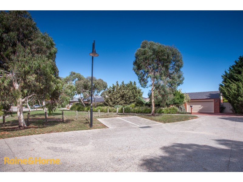 4 Gurners Lane, Sunbury VIC 3429