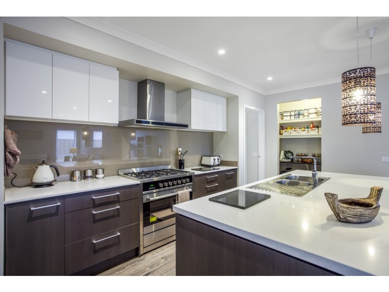 12 Jersey Drive, Sunbury VIC 3429