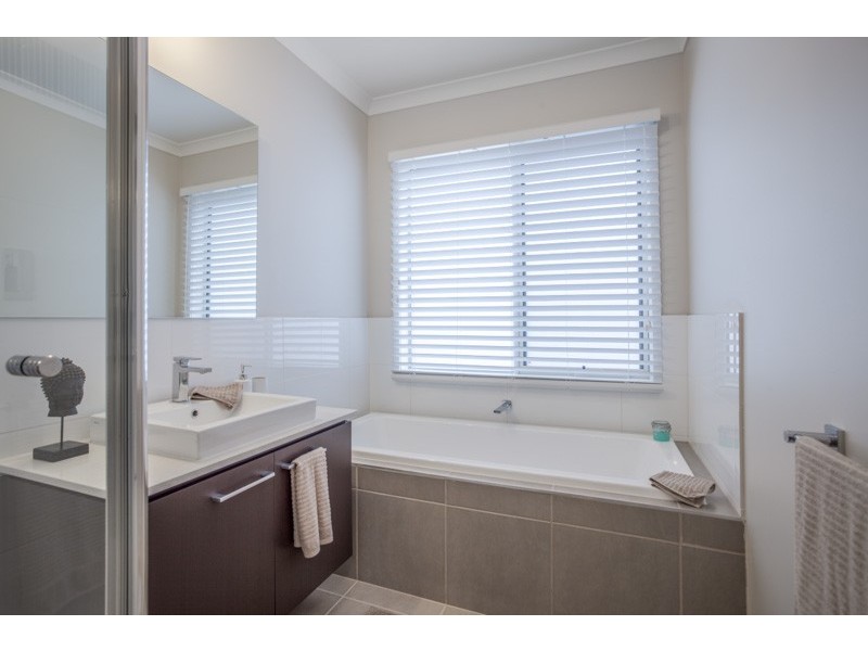 12 Jersey Drive, Sunbury VIC 3429