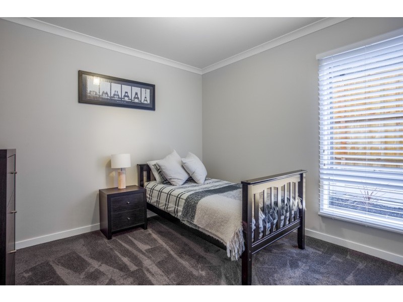 12 Jersey Drive, Sunbury VIC 3429