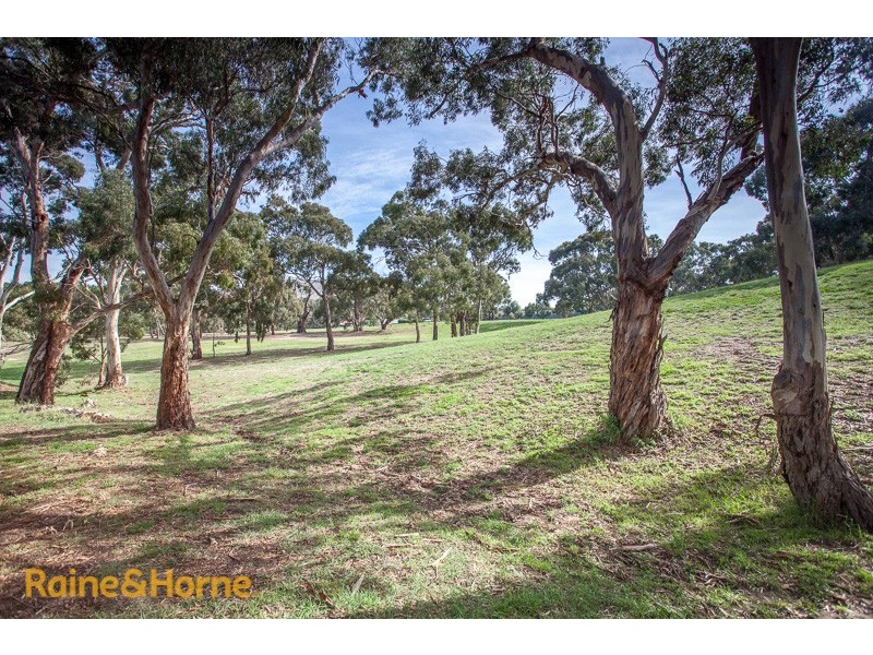63 Balmoral Circuit, Sunbury VIC 3429