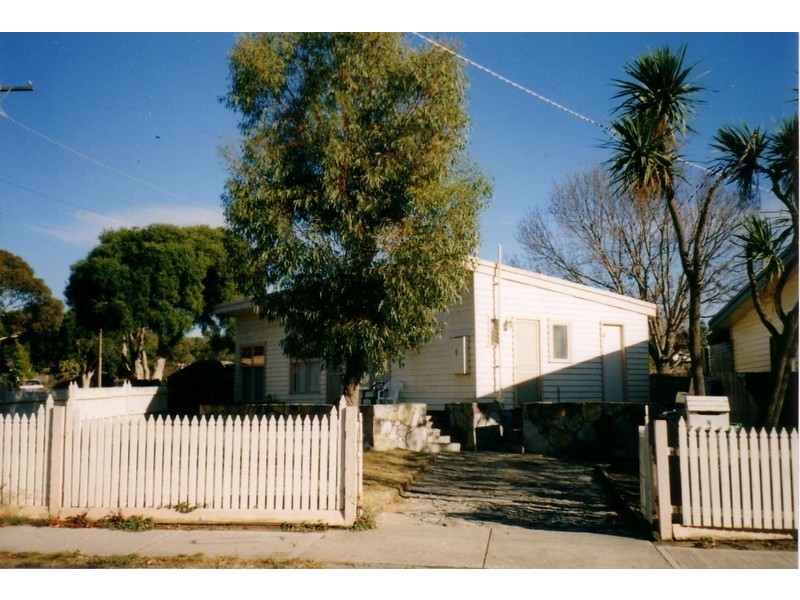 8 Flinders Street, Sunbury VIC 3429