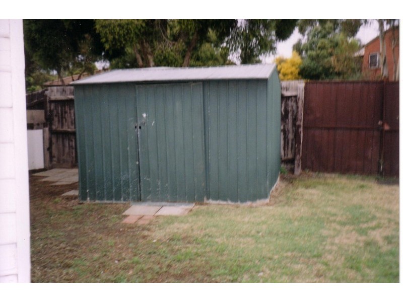 8 Flinders Street, Sunbury VIC 3429