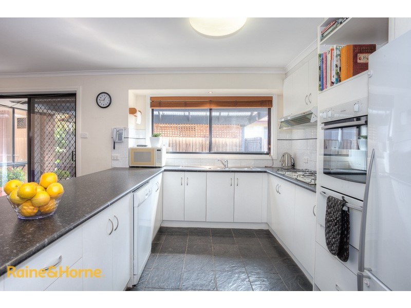 105 Stewarts Lane, Sunbury VIC 3429