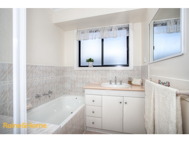 105 Stewarts Lane, Sunbury VIC 3429