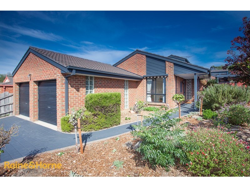 105 Stewarts Lane, Sunbury VIC 3429