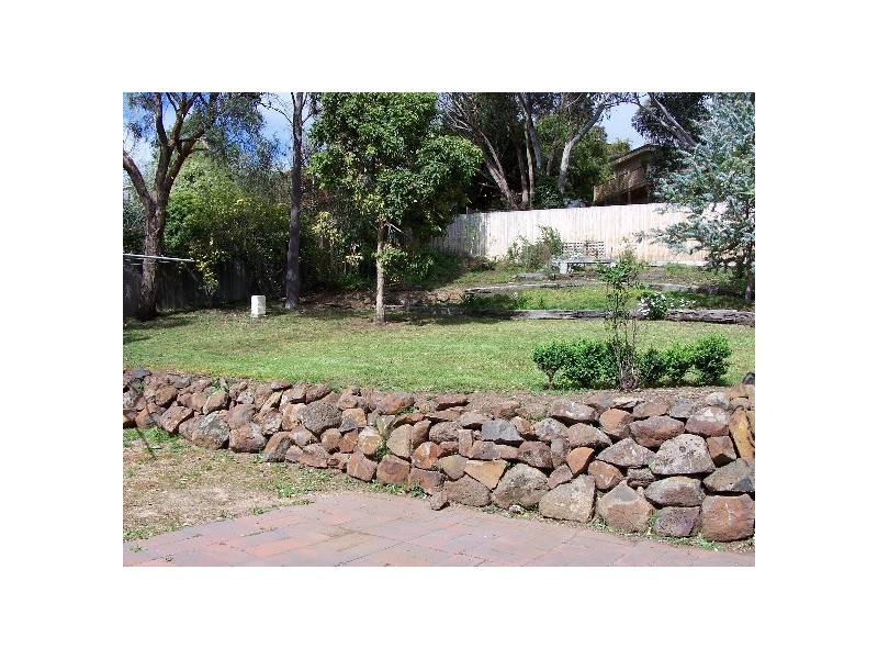 8 Maguire Drive, Sunbury VIC 3429