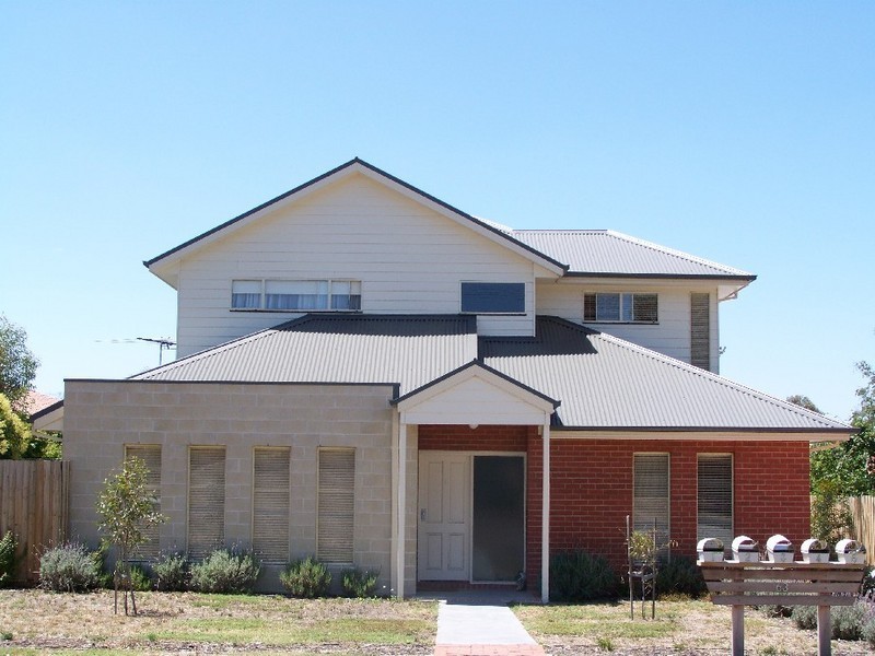 1/63 Anderson Road, Sunbury VIC 3429
