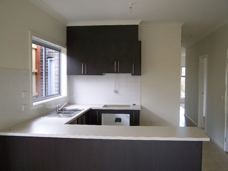 1/40 Lalor Crescent, Sunbury VIC 3429