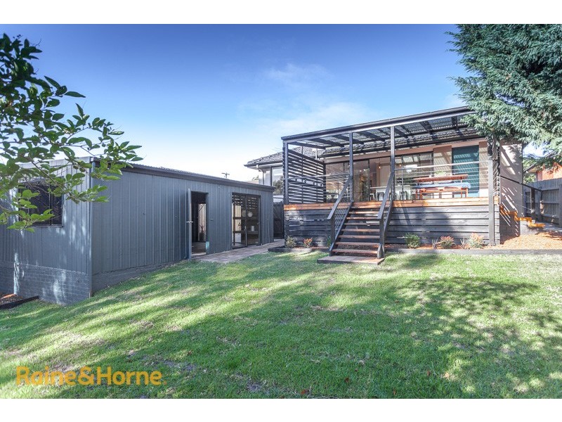 17 Mudie Avenue, Sunbury VIC 3429