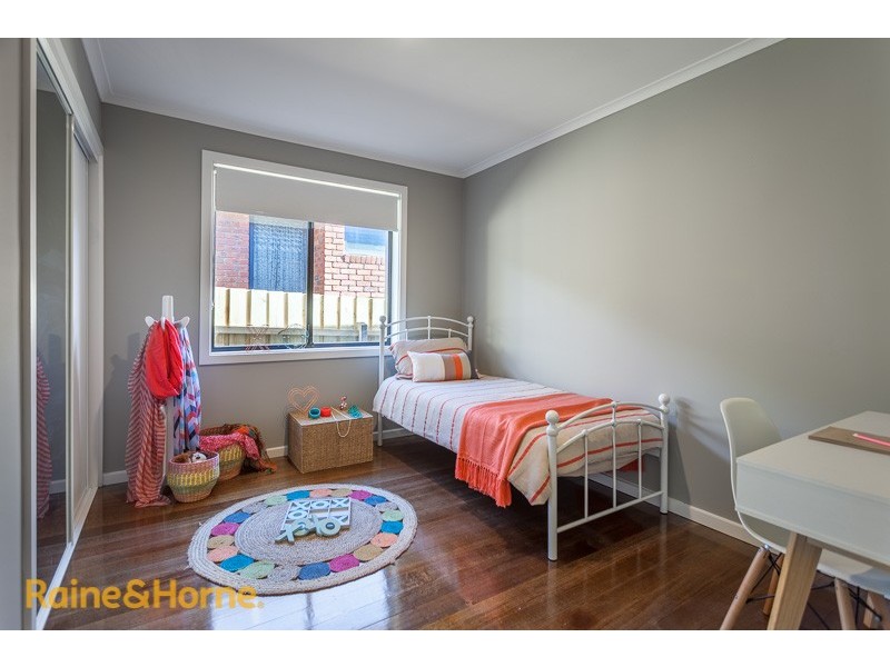 17 Mudie Avenue, Sunbury VIC 3429