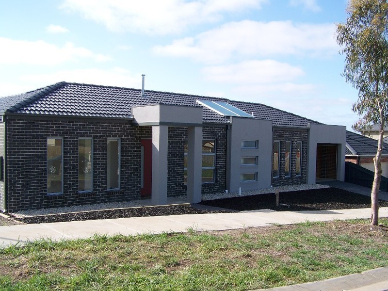 1/1 Agar Street, Sunbury VIC 3429