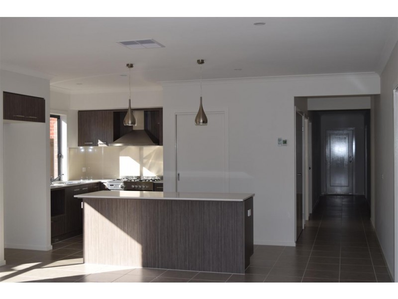 30 Rockfern Crescent, Diggers Rest VIC 3427