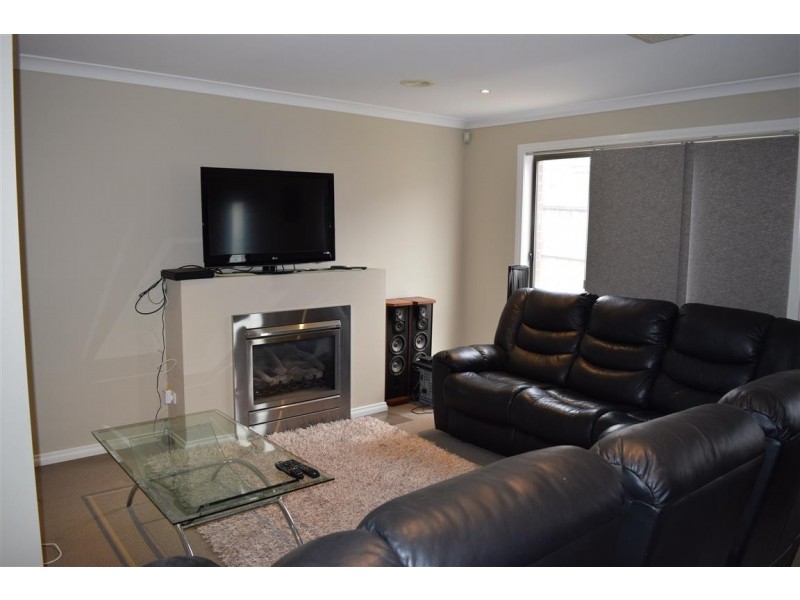 29 Courtney Drive, Sunbury VIC 3429